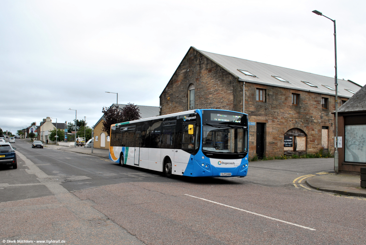 21411 (SJ73 HUK) · Invergorden, Camerons Garden Centre