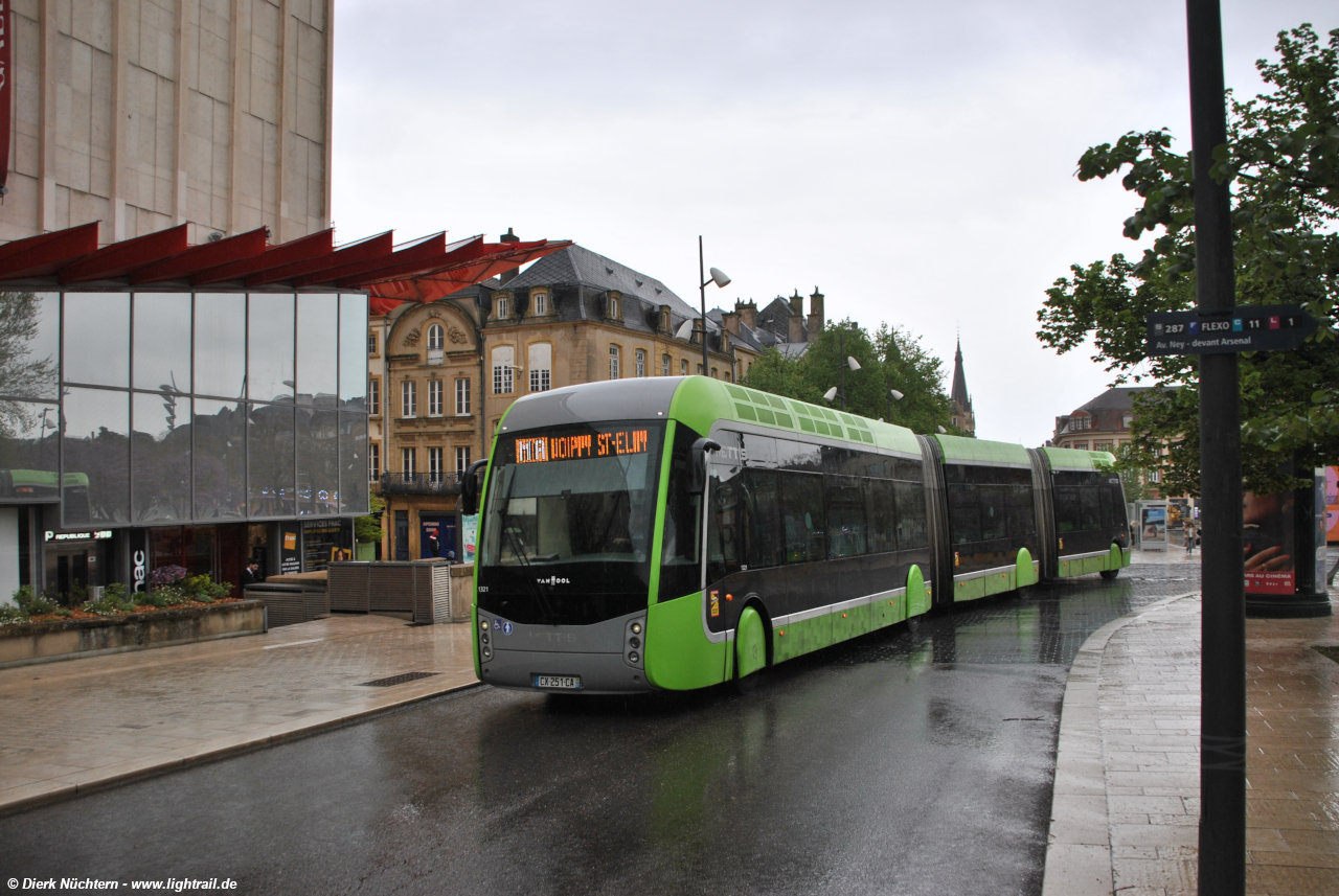 1321 (CX 251 CA) · République