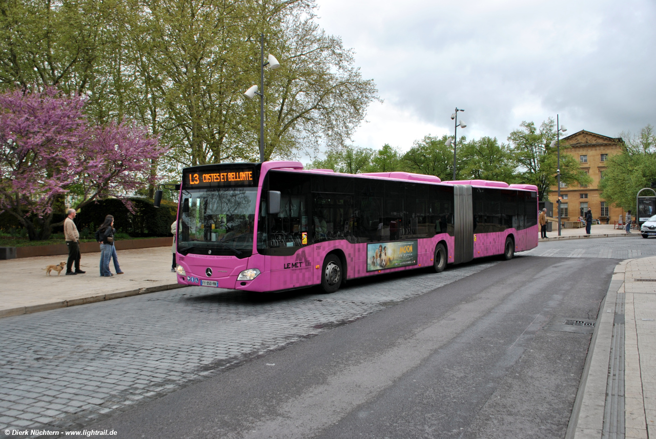 2151 (FY 590 RN) · République