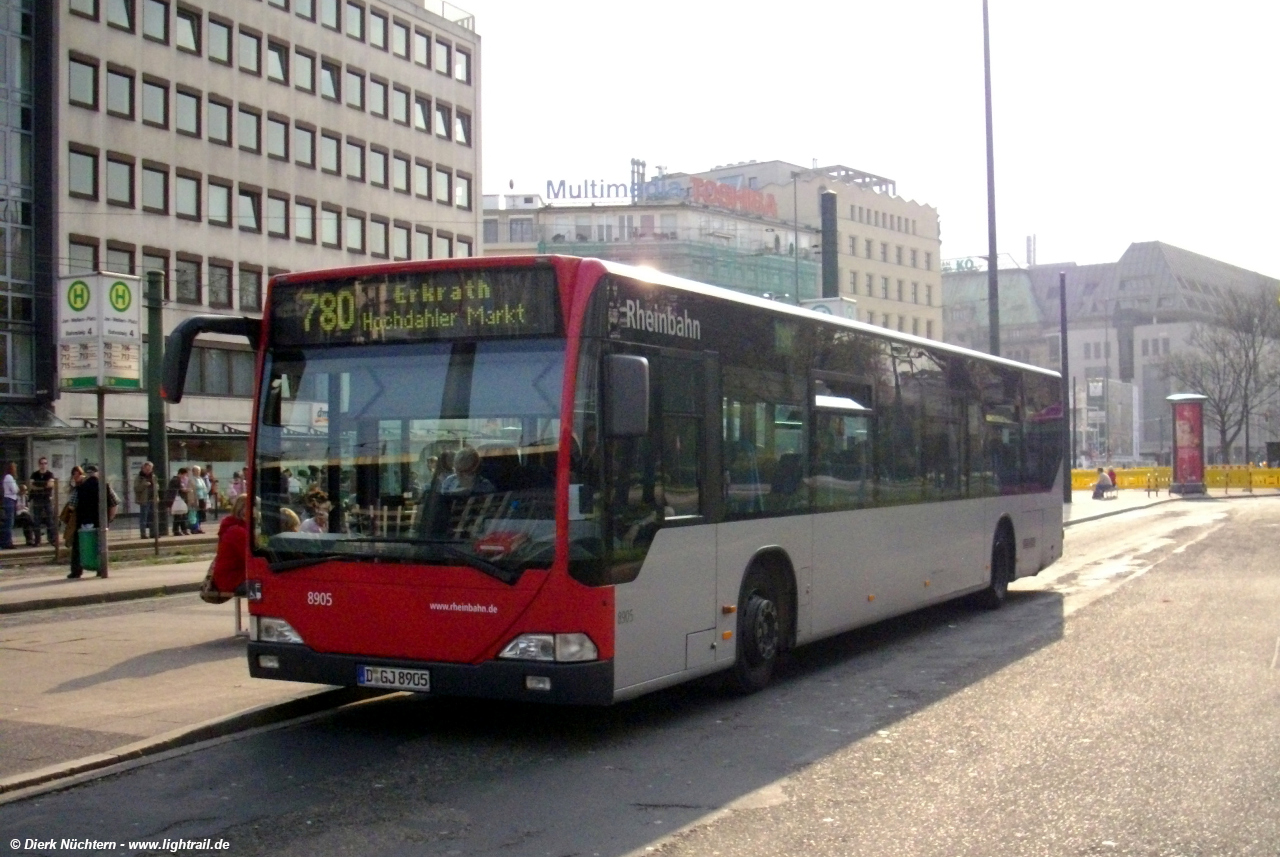 8905 (D GJ 8905) · Jan-Wellem-Platz