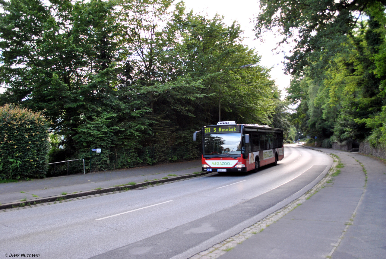0501 (HH JR 1298) · St.-Adolf-Stift -> Landhausplatz
