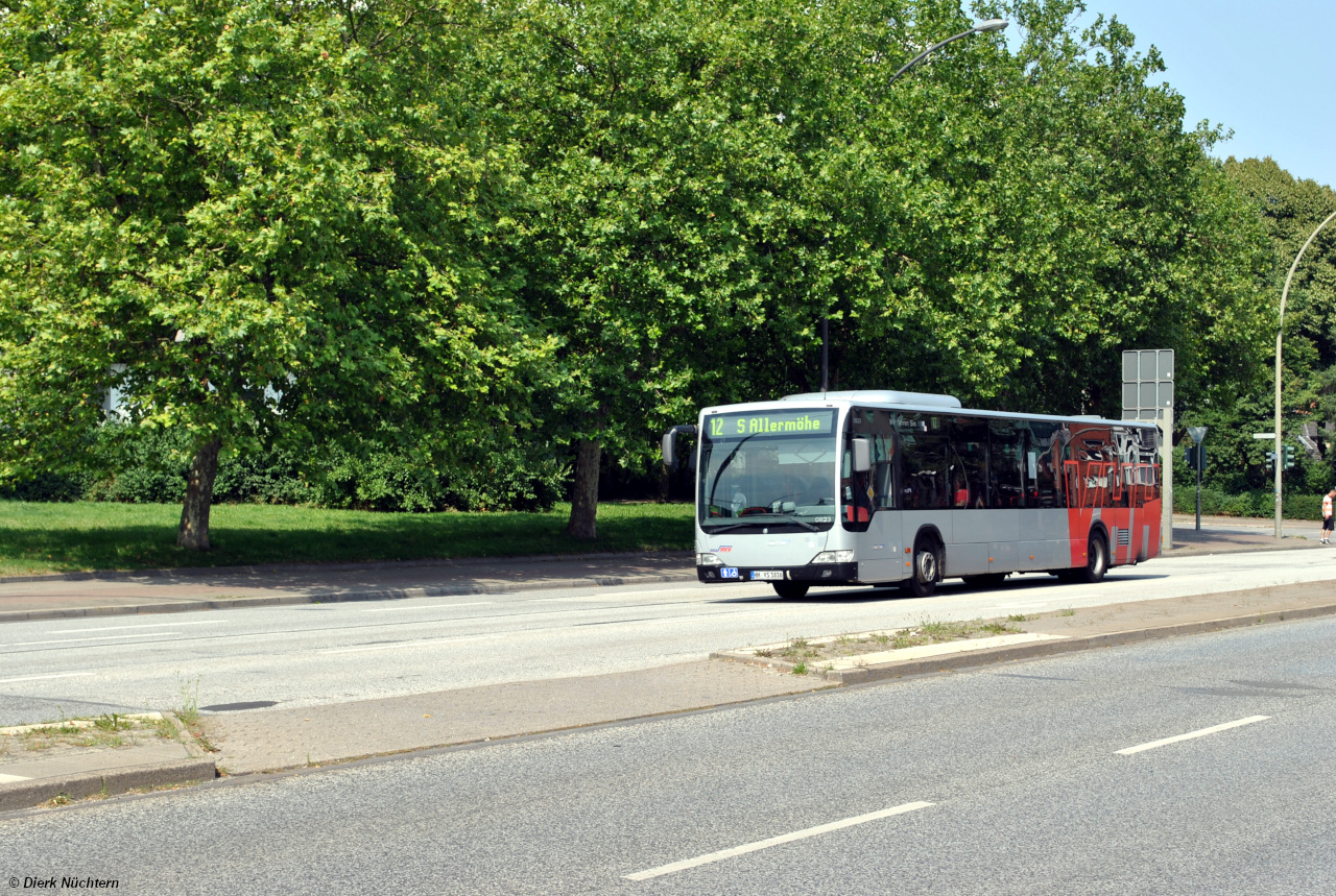 0823 (HH YS 1816) auf dem Sander Damm