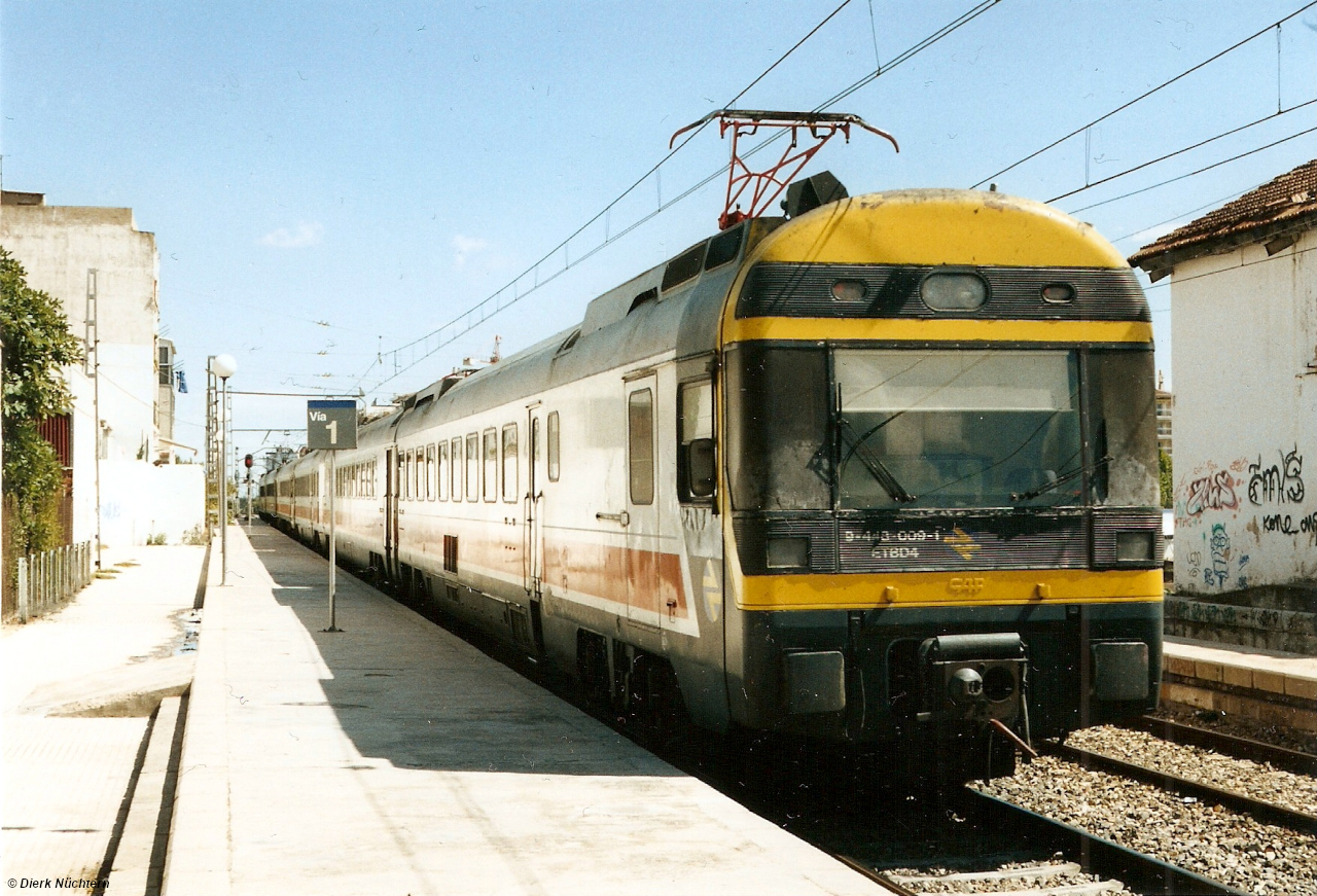 Triebzug 448-009-1 in Cambrils