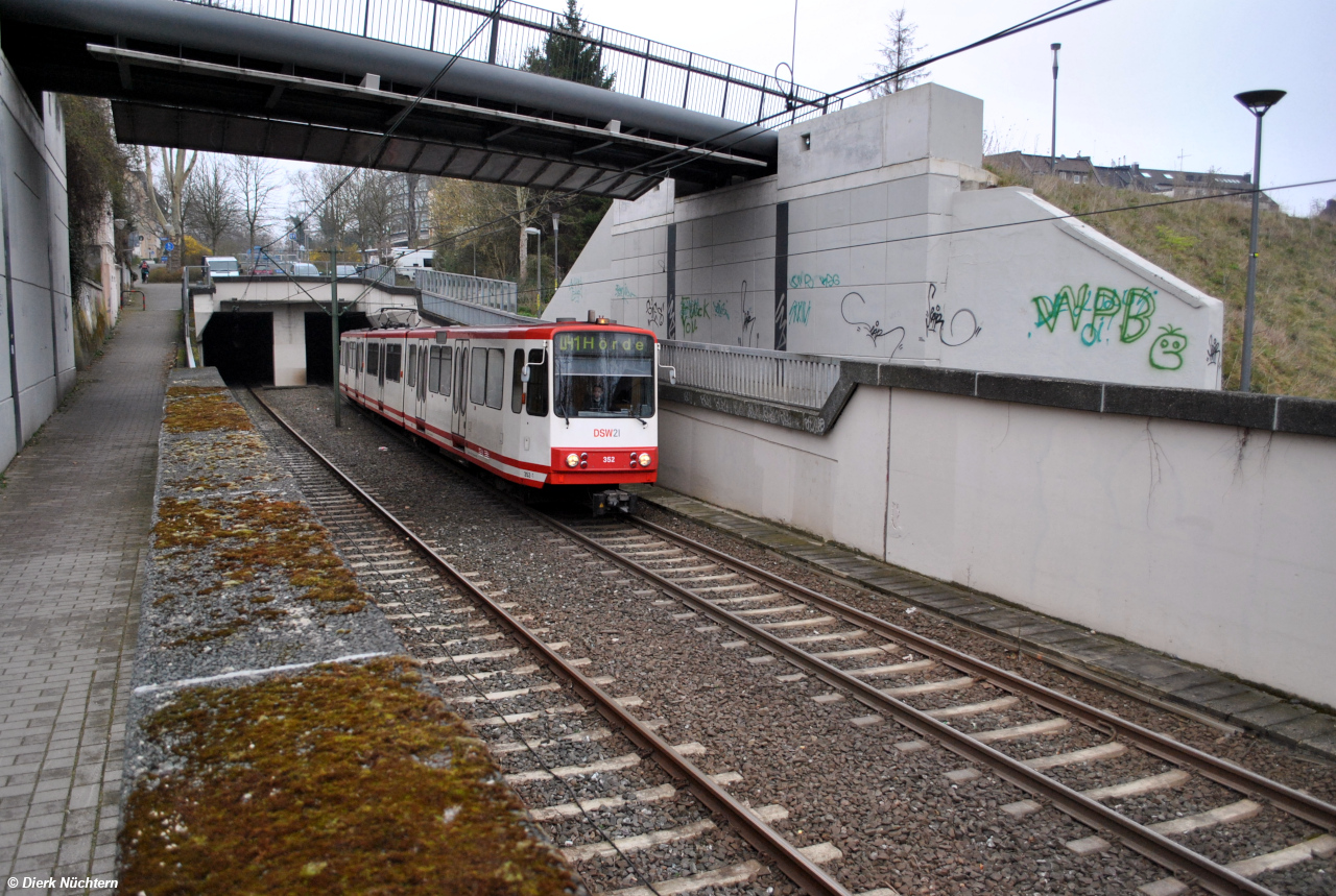 352 Willem-van-Vloten-Str. -> Hörde Bf.