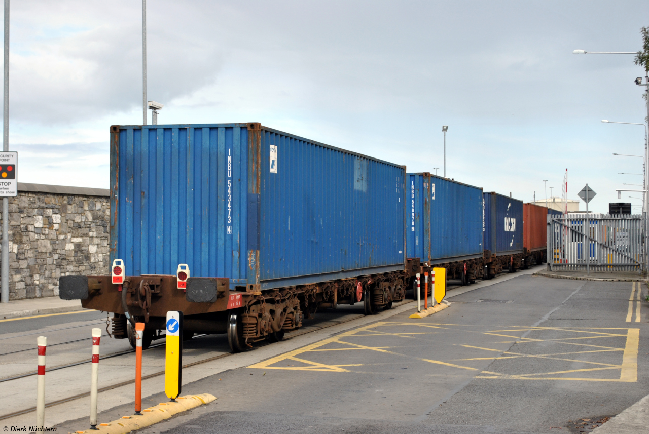 Güterwagen im Hafen