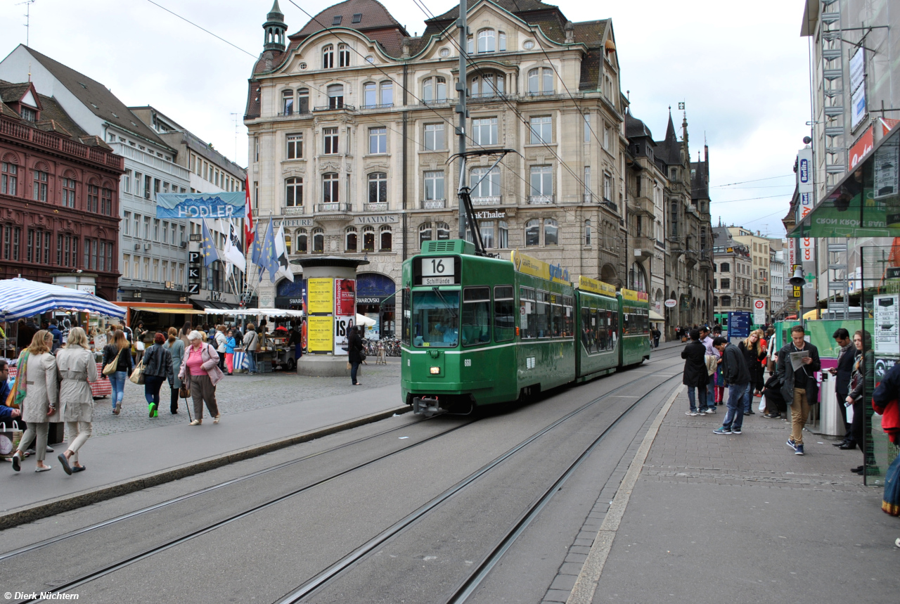 660 · Basel Marktplatz