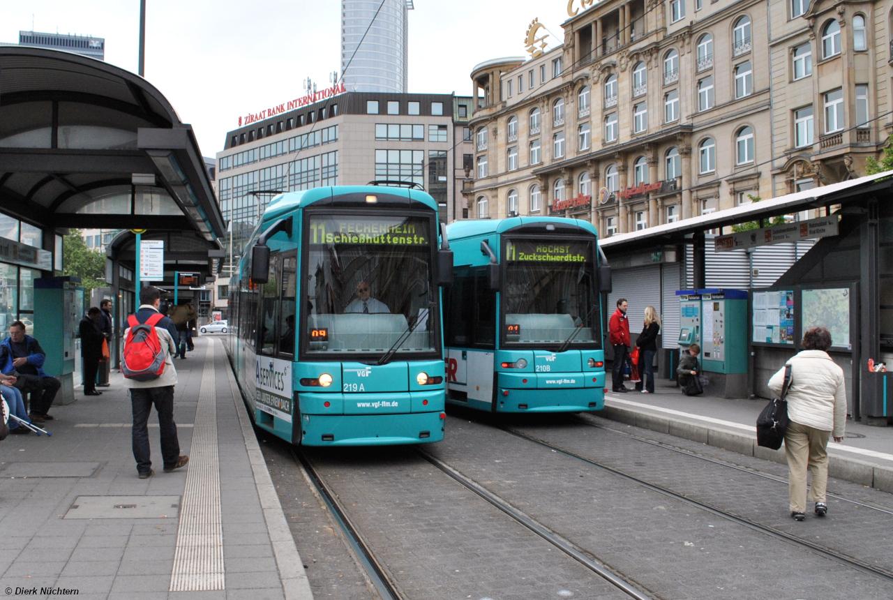 210 + 219 · Frankfurt (M) Hbf (S) [U]