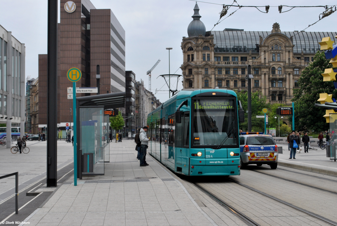 229 · Willy-Brandt-Platz [U]