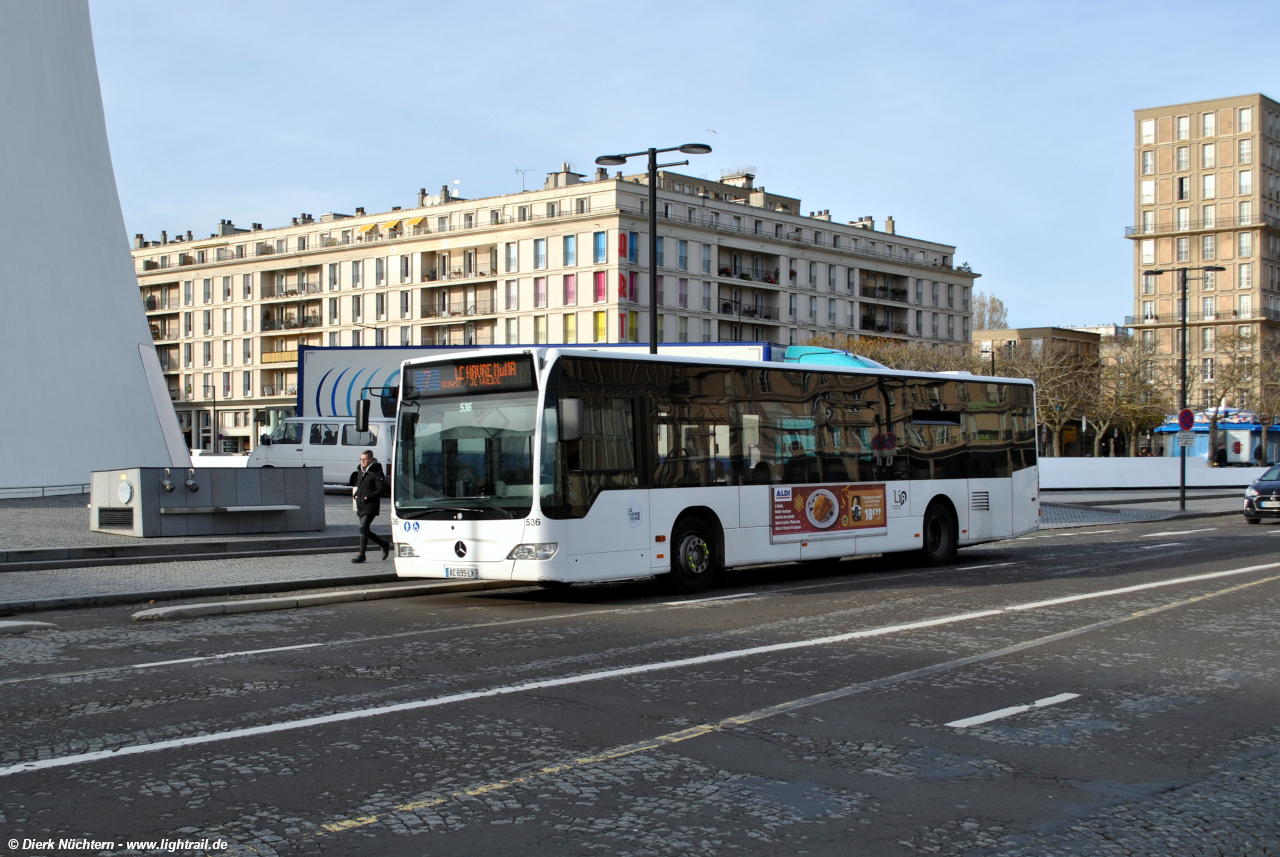 536 (AC 695 LX) · Rue de Paris