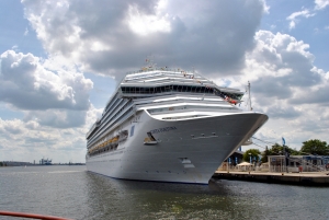 Costa Fortuna in Warnemünde