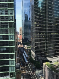 Hochbahn im Häusermeer von Chicago